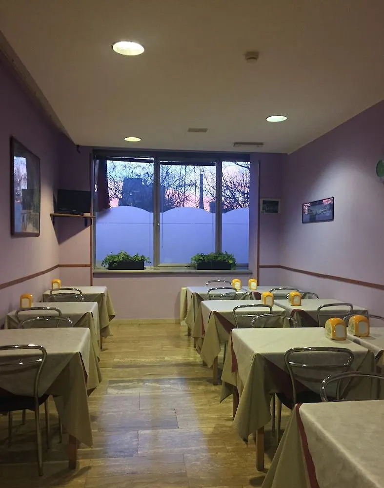 Hotel Rex Milano 3*, Mediolan