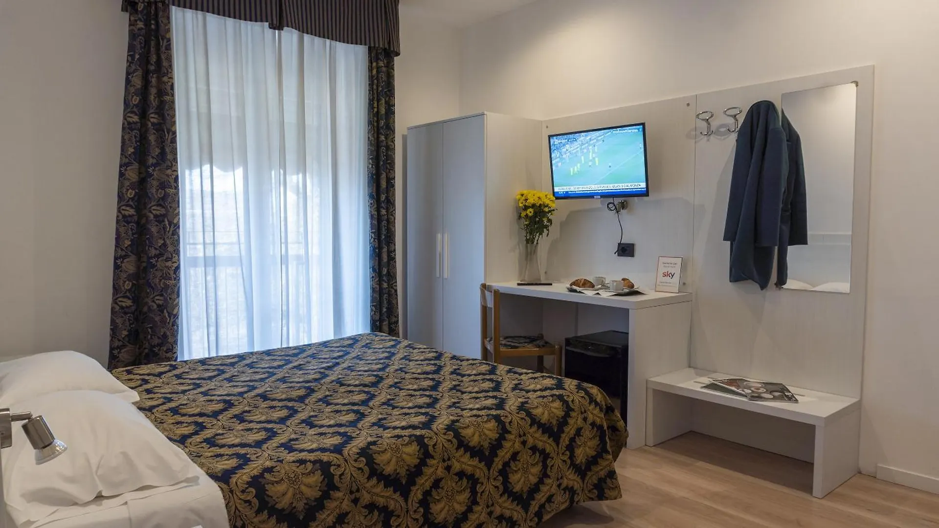 Hotel Rex Milano 3*, Милан