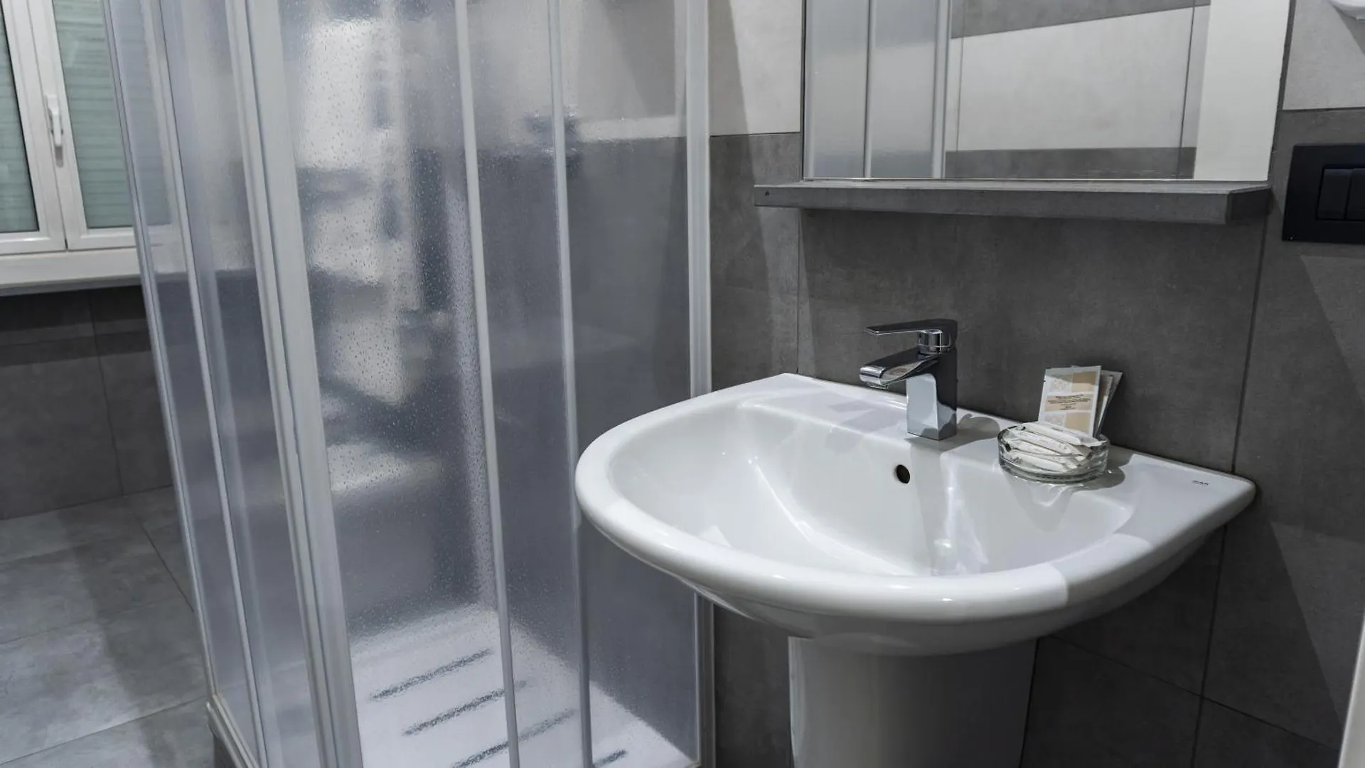 Hotel Rex Milano 3*, Милан Италия